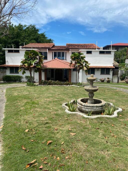 Coronado Beachfront Tropical Home! Playa Coronado Exterior photo